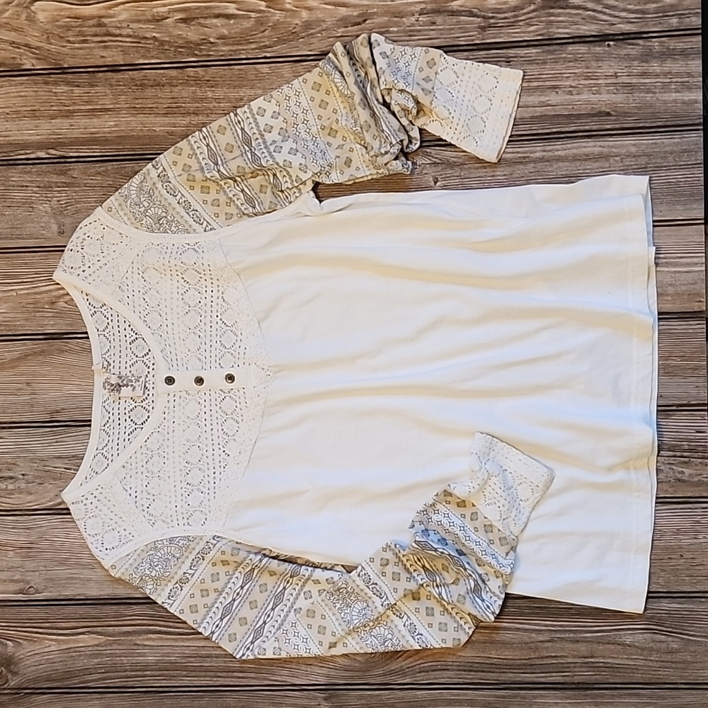 Adventura brand organic cotton Henley with lace yoke